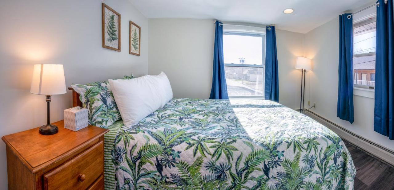 בר הרבור Main Street Downtown Apartments מראה חיצוני תמונה