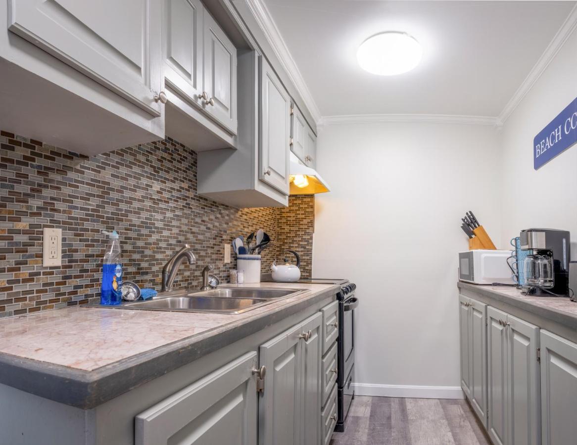 בר הרבור Main Street Downtown Apartments מראה חיצוני תמונה