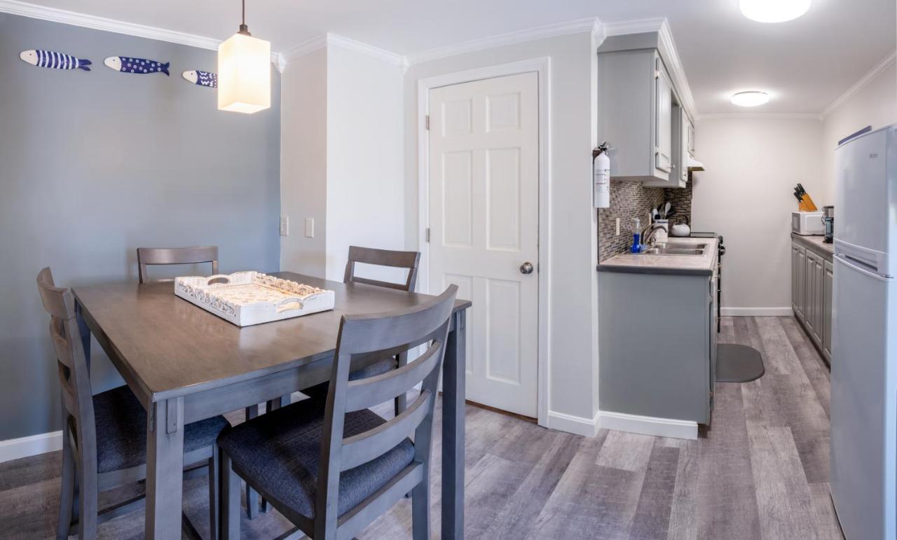 בר הרבור Main Street Downtown Apartments מראה חיצוני תמונה
